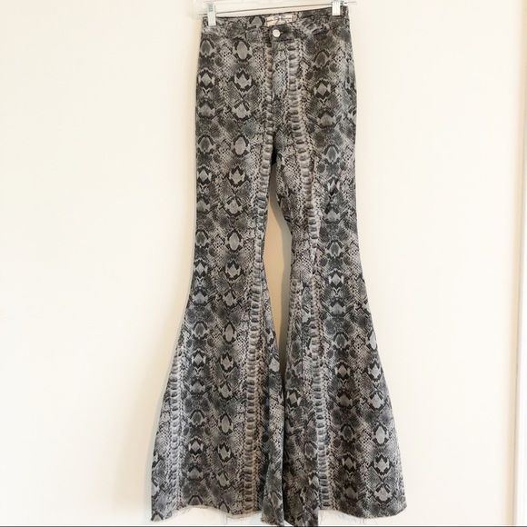 Free People Just float on snake print flares - Picture 5 of 6